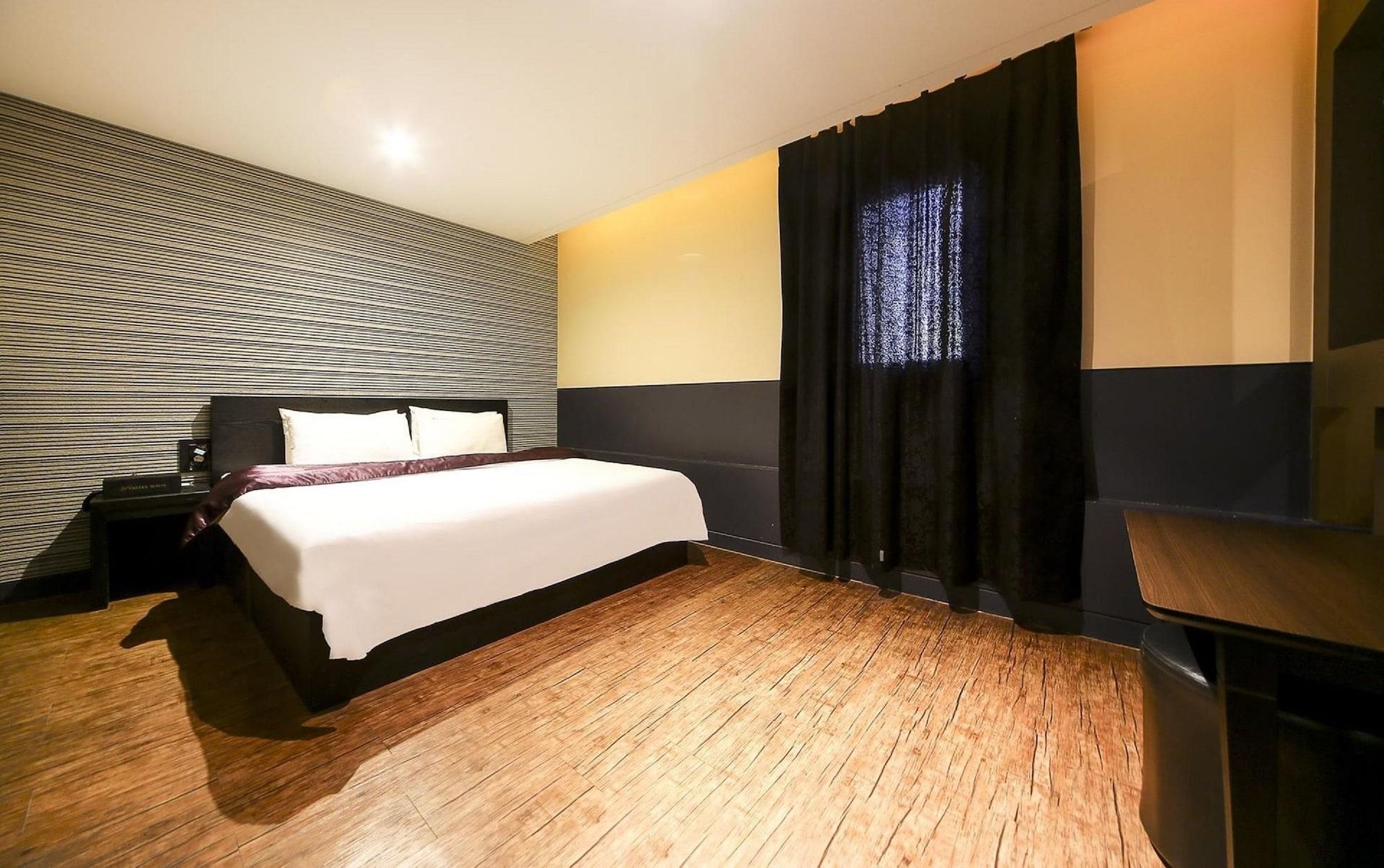 Hotel Pavia Пучхон Екстер'єр фото