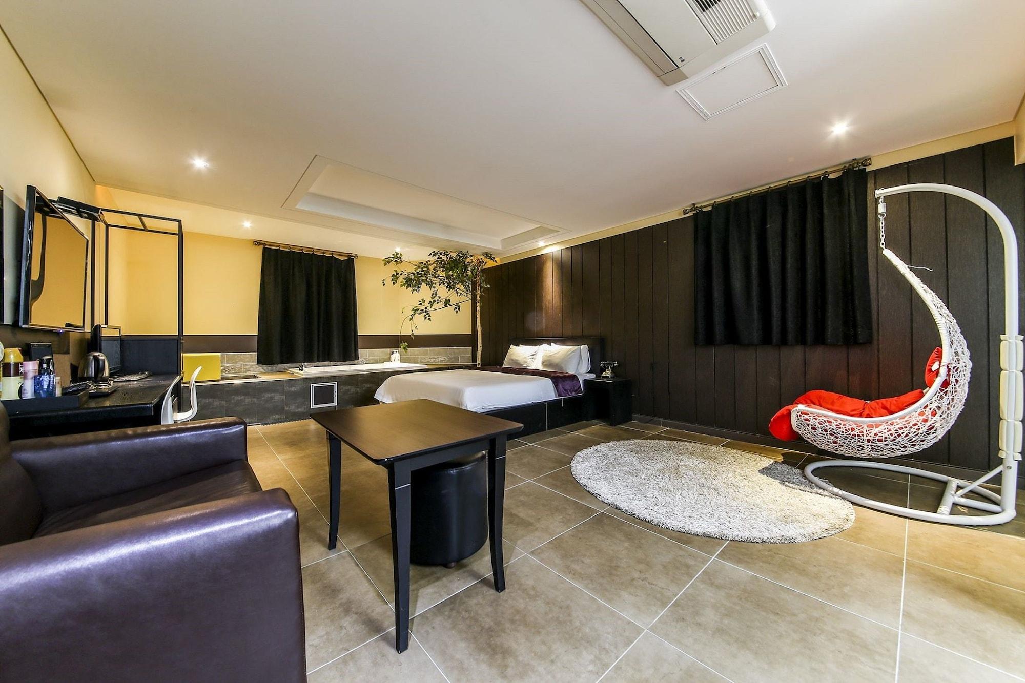 Hotel Pavia Пучхон Екстер'єр фото