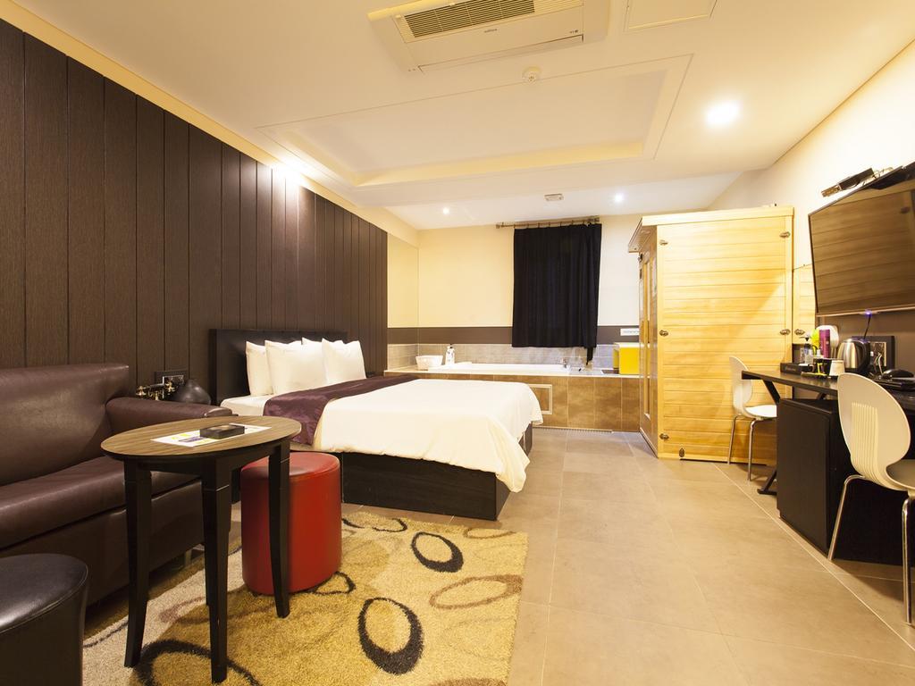 Hotel Pavia Пучхон Екстер'єр фото
